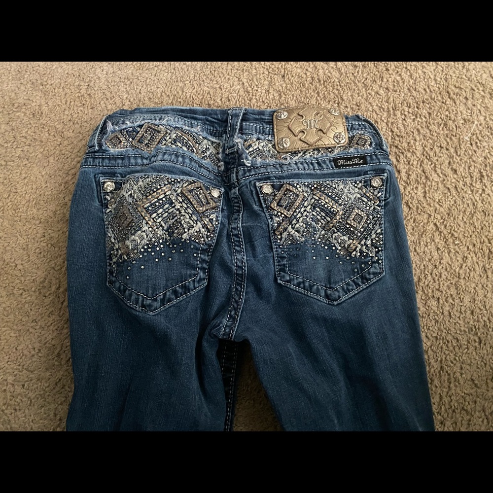 Miss me jeans size 28. Inseem on tag in images.